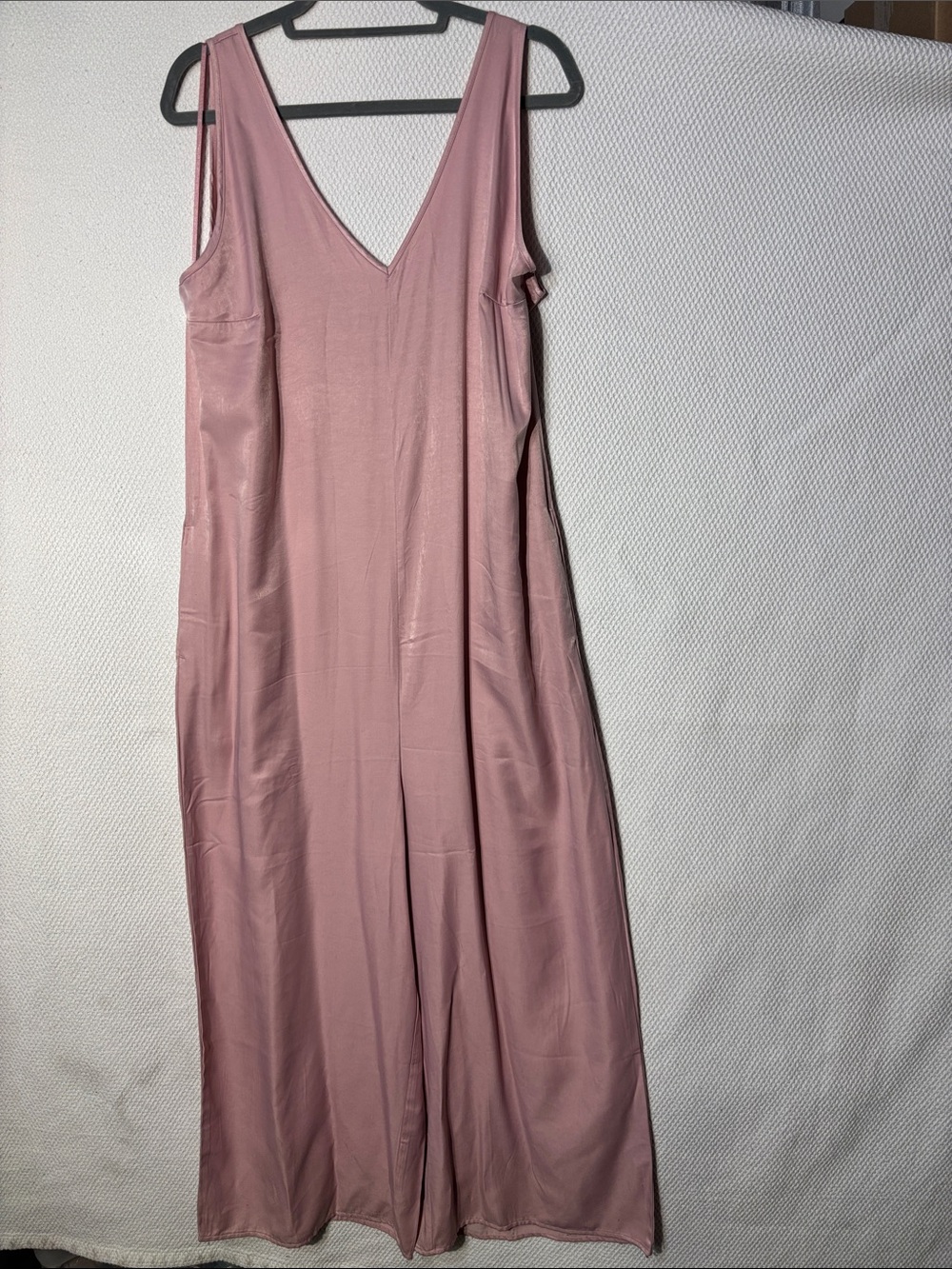 JOE FRESH Sz L Satin Pink Jumpsuit Wide Leg Seam Pockets V-Neck NEW WITH TAG